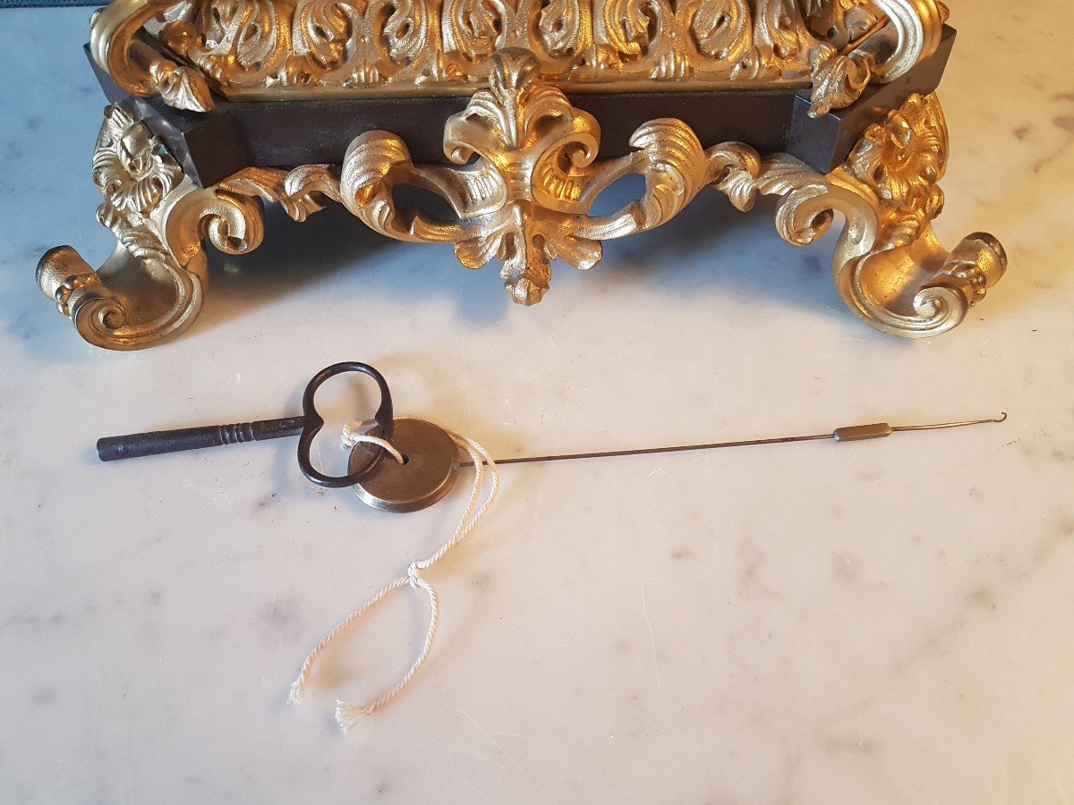 Chiseled And Gilded Chinoiserie Bronze Pendulum. Charles X. -photo-3