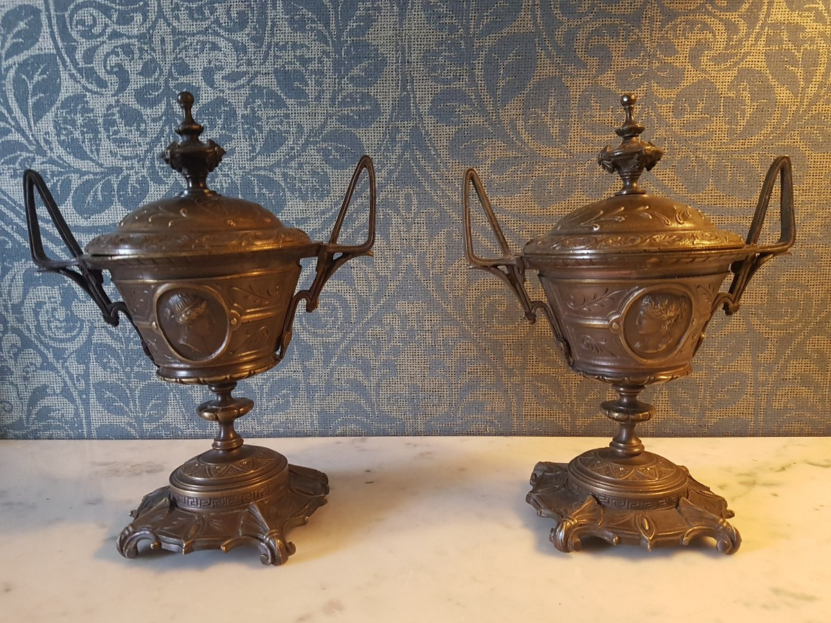 Paire Cassolettes  En Bronze. Style Barbedienne.  19eme. 