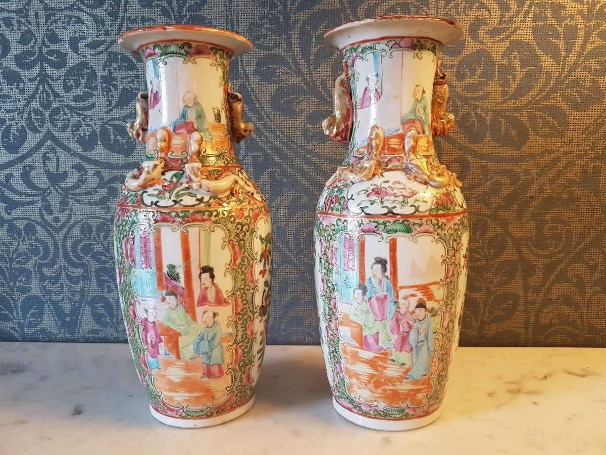 Pair Of Chinese Porcelain Vases. Canton. 19th Century. 