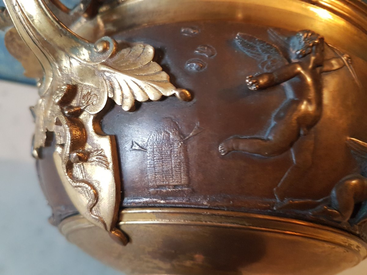 Bronze Tazza. Decorated With Putti's Relief. 19th Century -photo-1