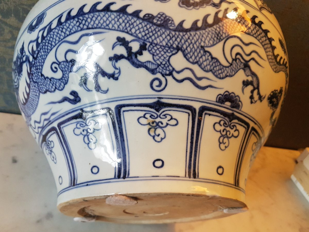 Porcelain Planter. China, 20th Century. -photo-2