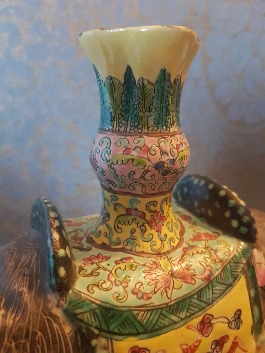 Pair Of Porcelain Candelabra. Depicting Two Elephants. China, 19th Century. -photo-1