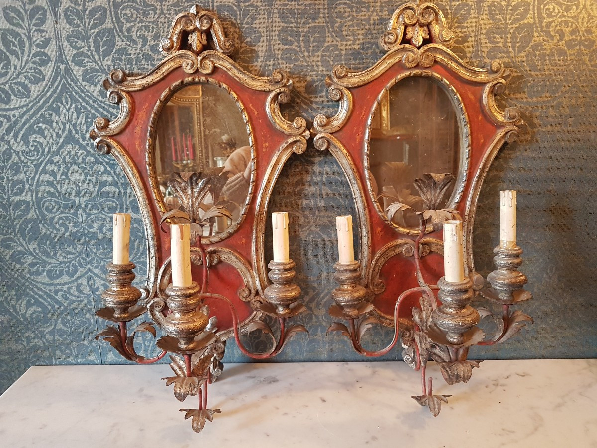 Paire empliques murale en bois electrifie.  Fin 19eme. 