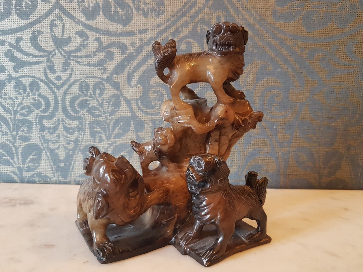 Chinese Sculpture In Agate Stone. Representing: Four Foo Dogs. 19th Century. 