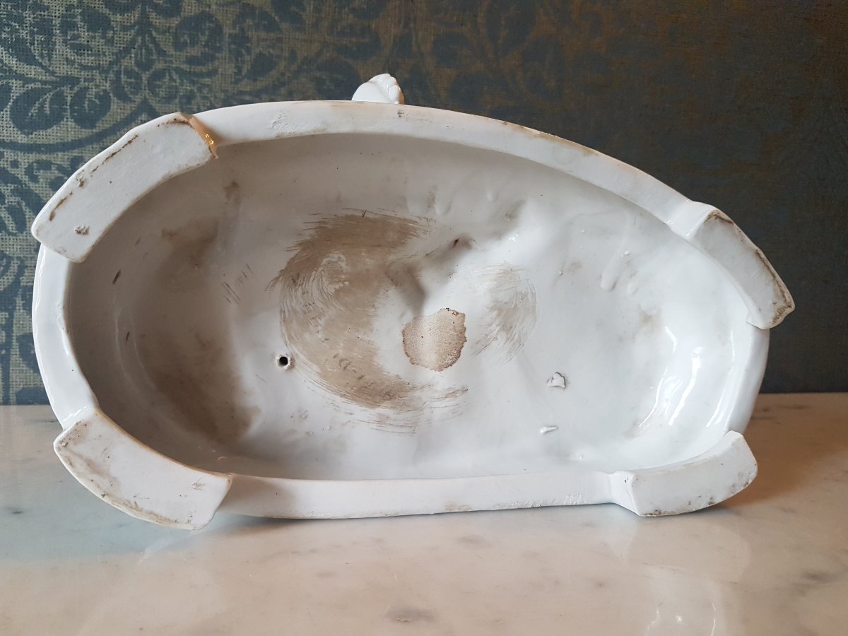 Putti  avec un panier avec fleurs en porcelaine.  Capidomonte  - itali.  1900.-photo-3