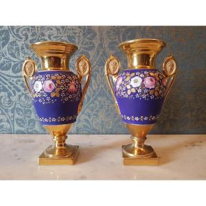 Paire vases en porcelaine. Empire.