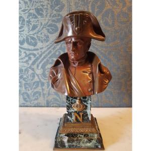 Sculpture en bronze representant  Napoleon par Emile  Pinedo.