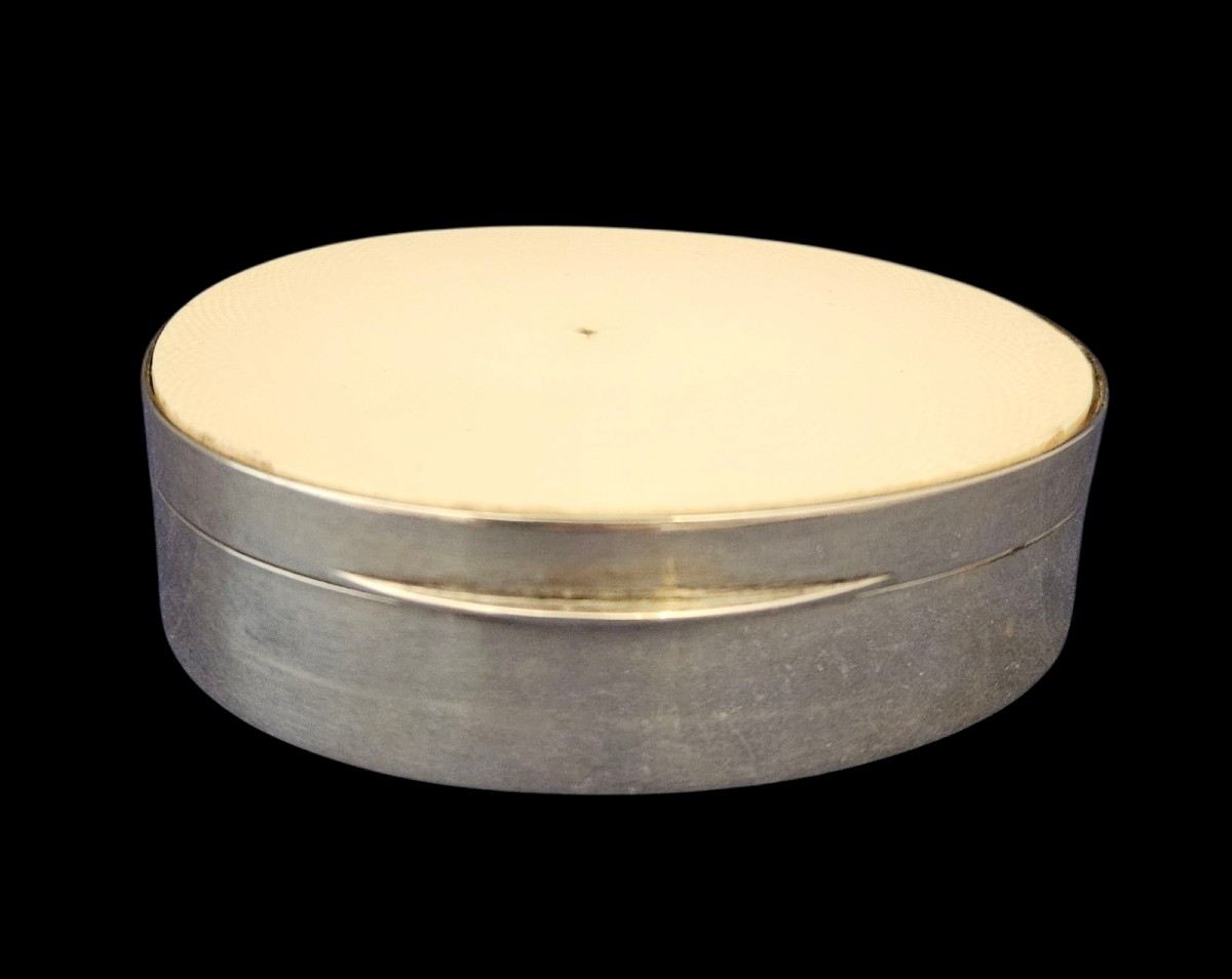 Box In Solid Silver, Vermeil And Ivory, Goldsmith's Hallmarks. Early 20th Century 