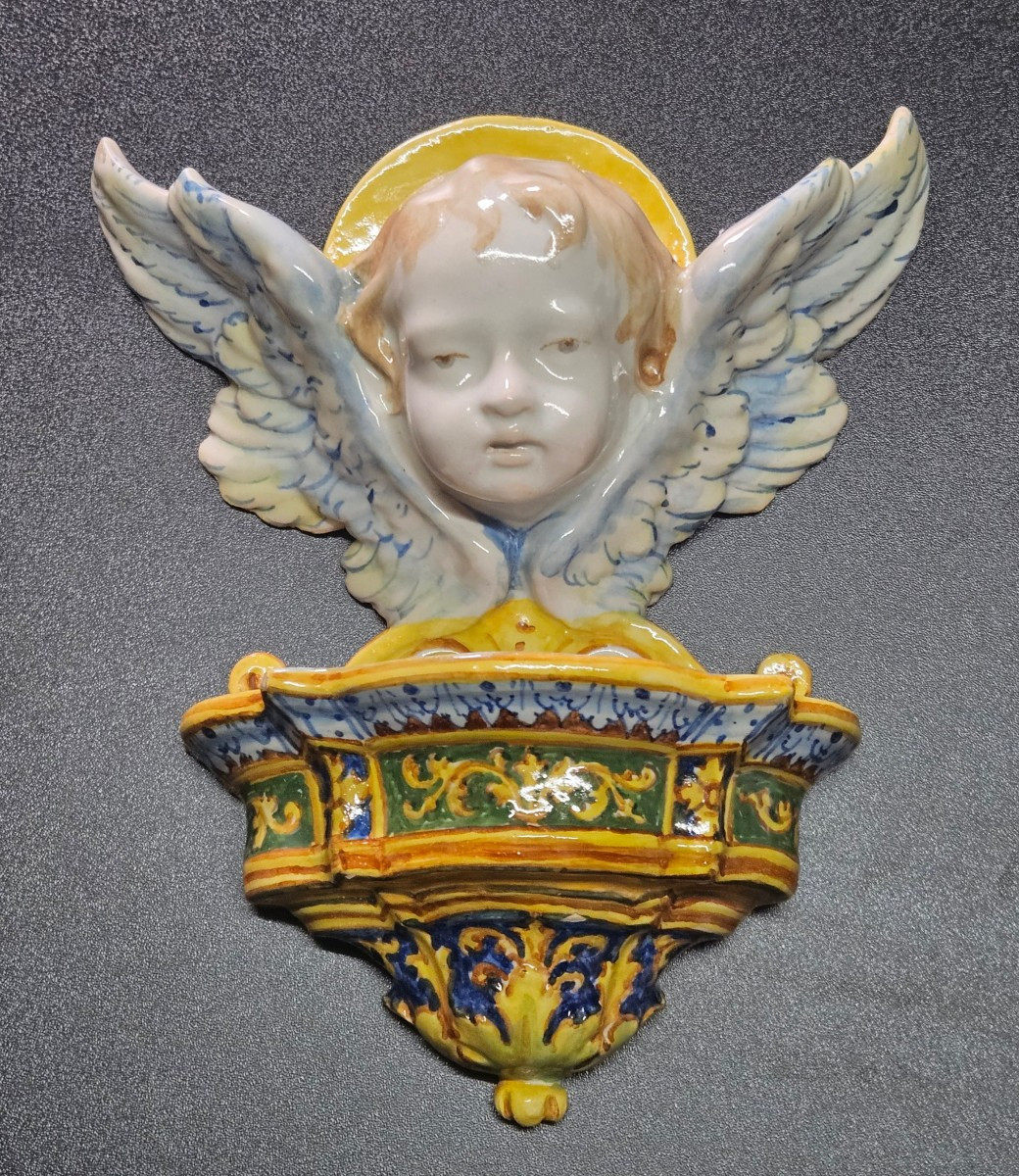 Angelo Minghetti,  bénitier en faïence style Renaissance. Fin 19 ème siècle 