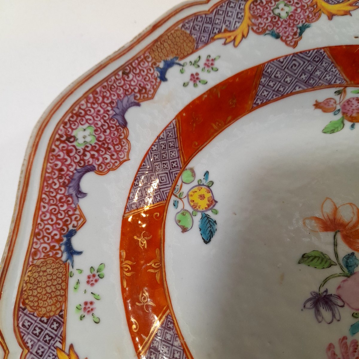 Plat chinois famille rose pour la compagnie des indes . -photo-2