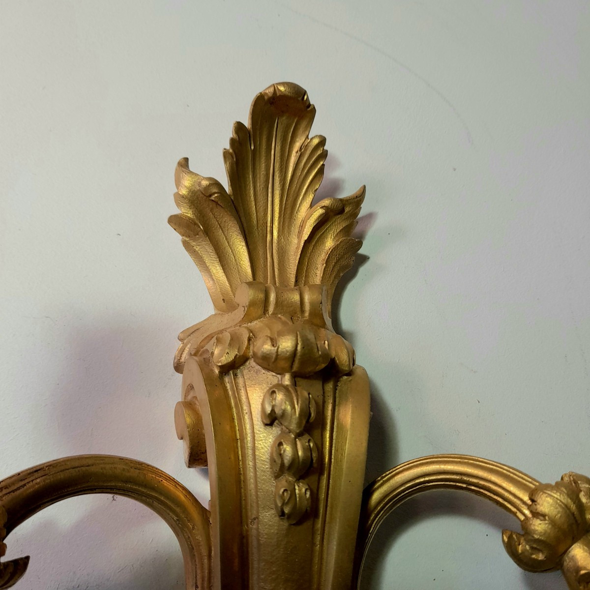 Paire d’appliqués en bronze doré style transition -photo-1