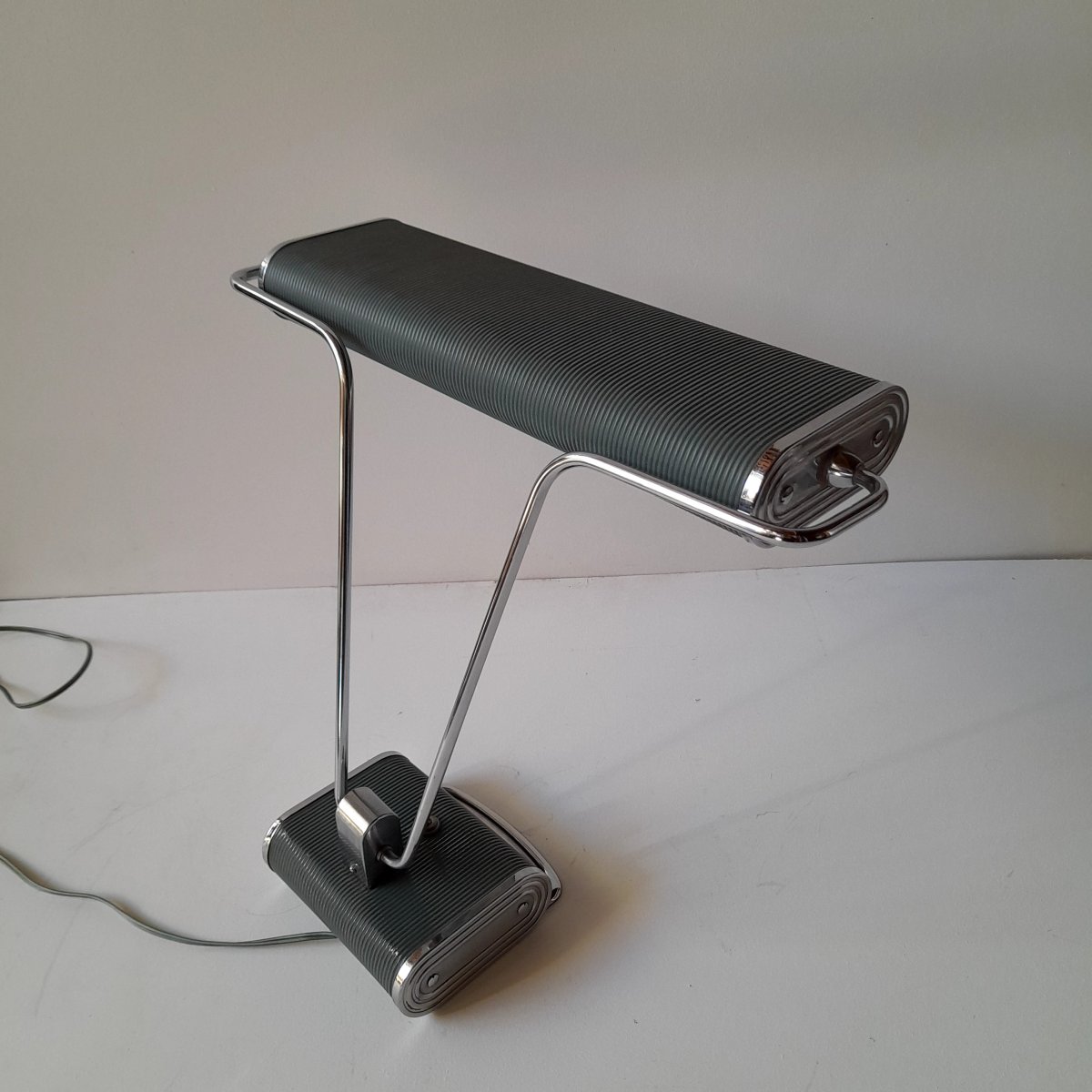 Lampe de bureau éditée par Jumo modèle N71 DE EILEEN GRAY-photo-4
