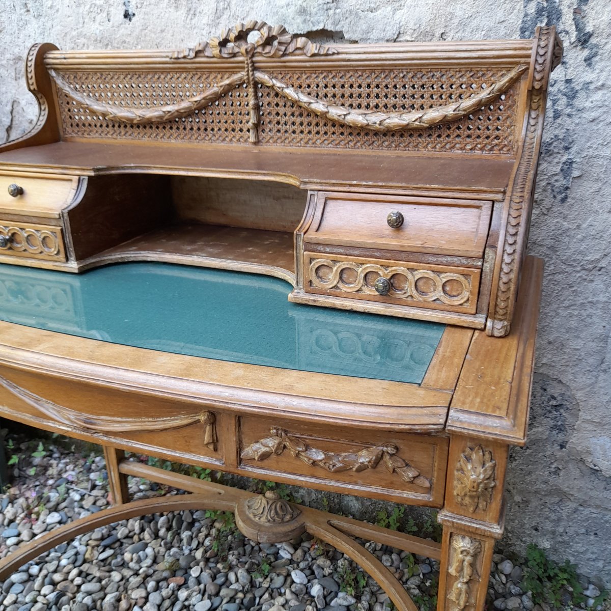 Petit bureau dit bonheur du jour de style Louis XVI Époque 1900-photo-4