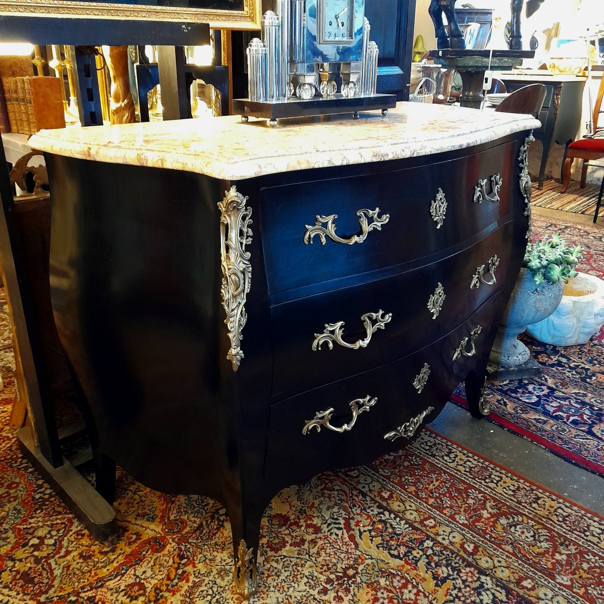 Curved Louis XV-style Chest Of Drawers In Black Lacquer -photo-3