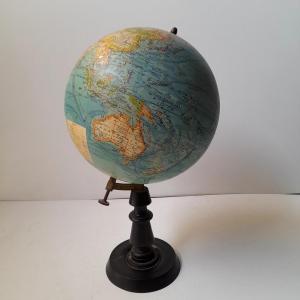 Globe terrestre de J.Forest géographe à Paris échelle 1/40.000.000