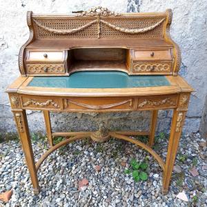 Petit bureau dit bonheur du jour de style Louis XVI Époque 1900