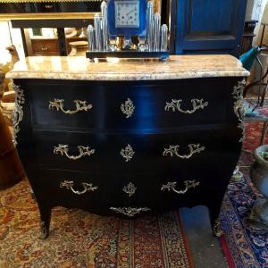 Curved Louis XV-style Chest Of Drawers In Black Lacquer