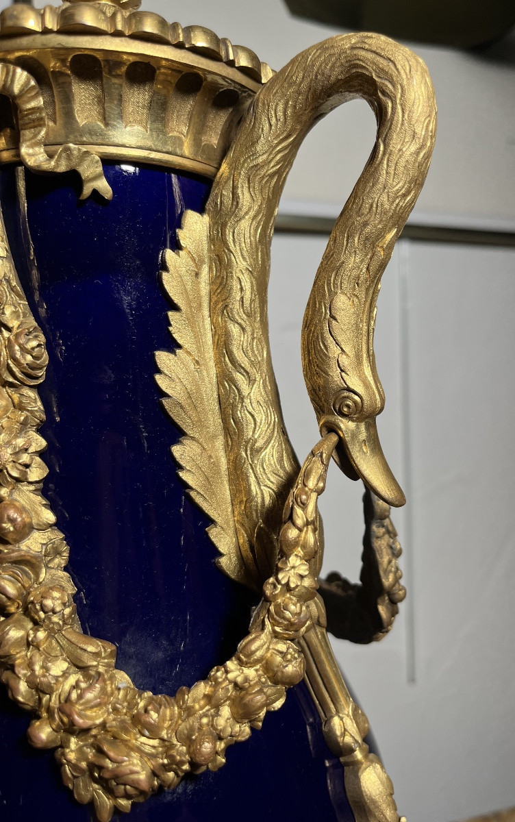 Pair Of Covered Vases - Porcelain/bronze - Sèvres (signed) - France - 19th Century -photo-1