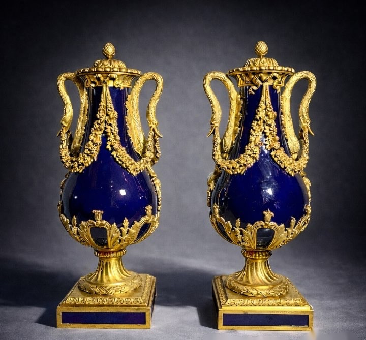 Pair Of Covered Vases - Porcelain/bronze - Sèvres (signed) - France - 19th Century 