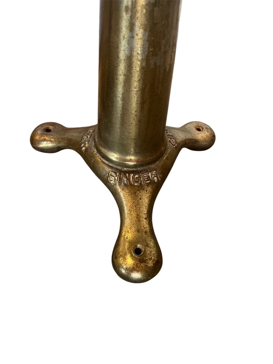 Pair Of Adjustable Industrial Stools Singer – France – Early 20th Century-photo-2