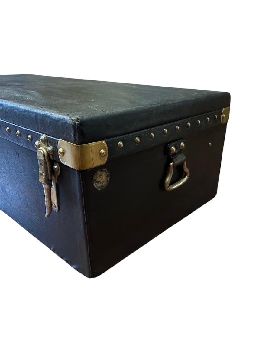Black Louis Vuitton Trunk - France - 20th Century (1910)-photo-3