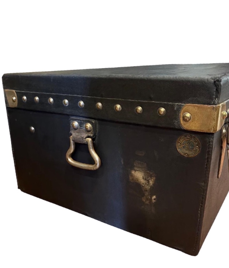 Black Louis Vuitton Trunk - France - 20th Century (1910)-photo-1