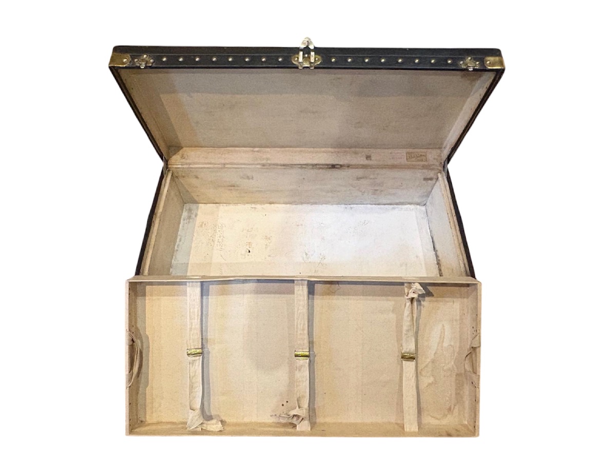 Black Louis Vuitton Trunk - France - 20th Century (1910)-photo-3