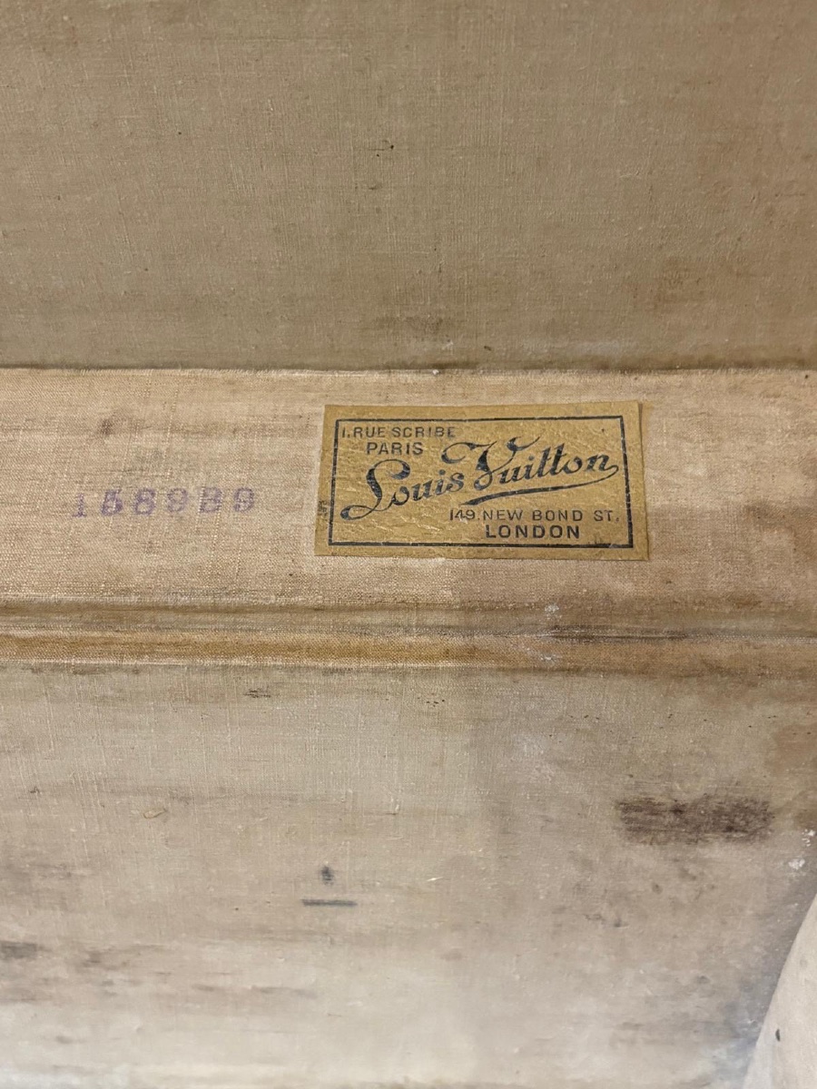 Black Louis Vuitton Trunk - France - 20th Century (1910)-photo-5