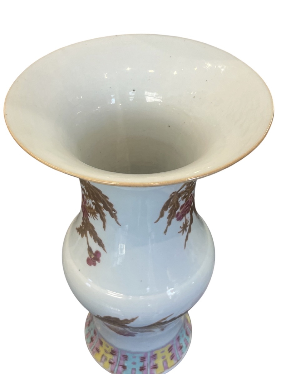 vase chinois en porcelaine – Décor floral polychrome sur fond blanc – Fin XIXe-photo-4