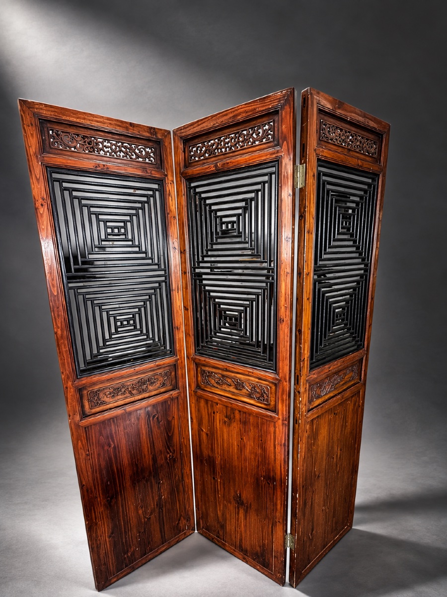 Large Chinese Screen In Carved Wood And Claustra - China, Late 19th - Early 20th Century