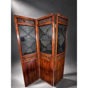 Large Chinese Screen In Carved Wood And Claustra - China, Late 19th - Early 20th Century