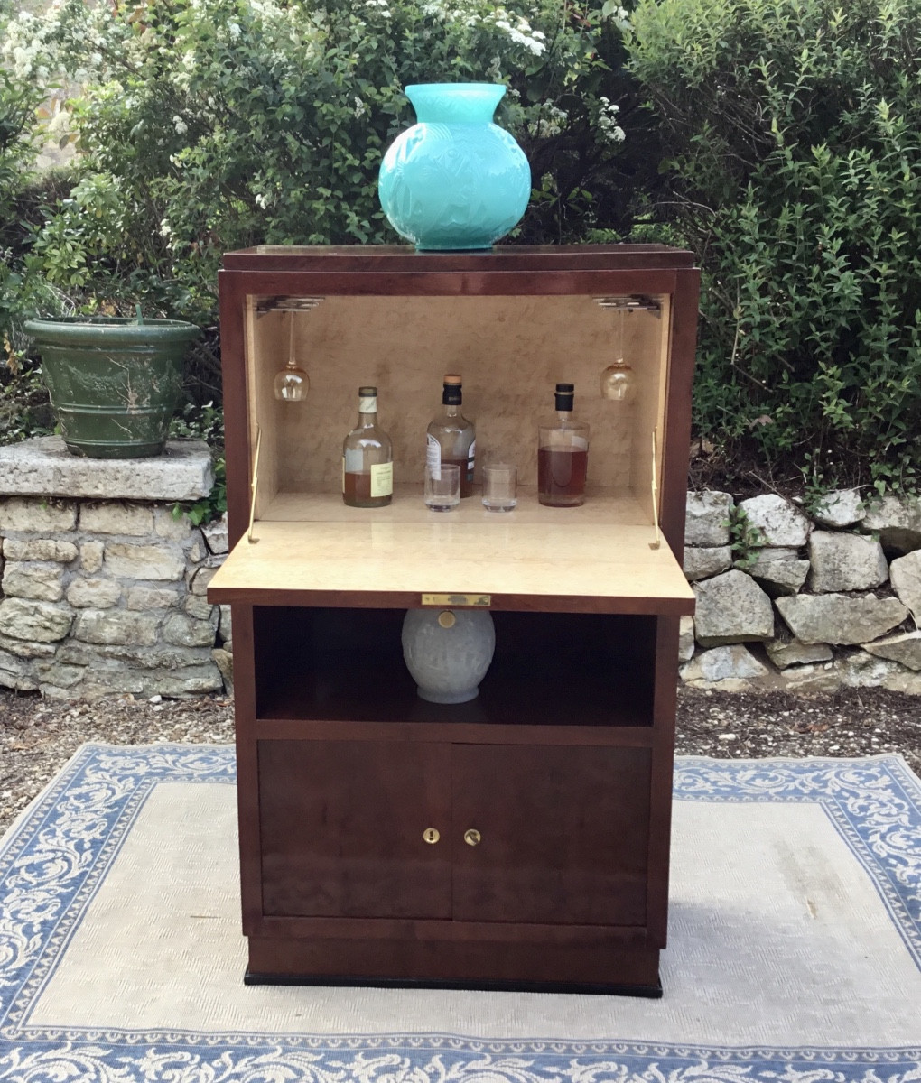 Art-deco Bar