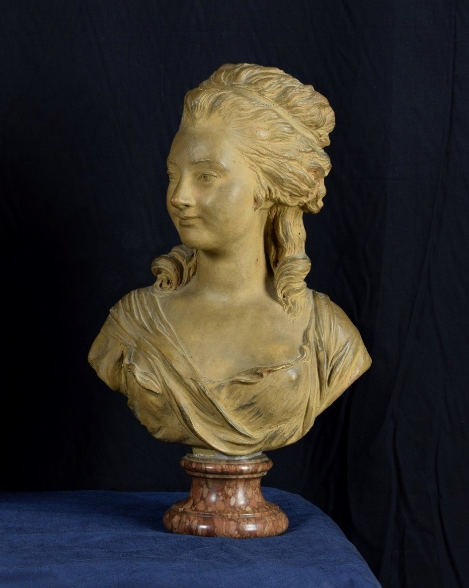 Buste En Terre Cuite Représentant Noble Femme, Base En Marbre, France XIXe Siècle