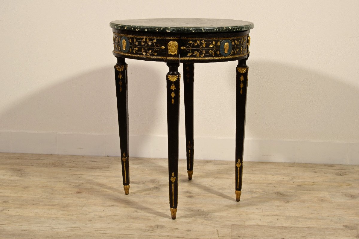  18th Century, Italian Neoclassical Carved And Lacquered Wood Coffee Table-photo-3