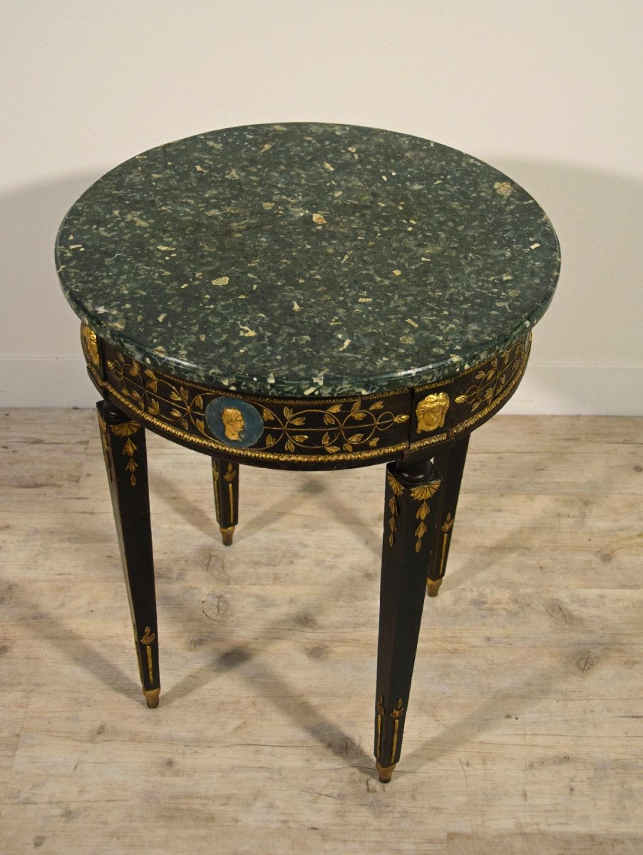  18th Century, Italian Neoclassical Carved And Lacquered Wood Coffee Table-photo-3