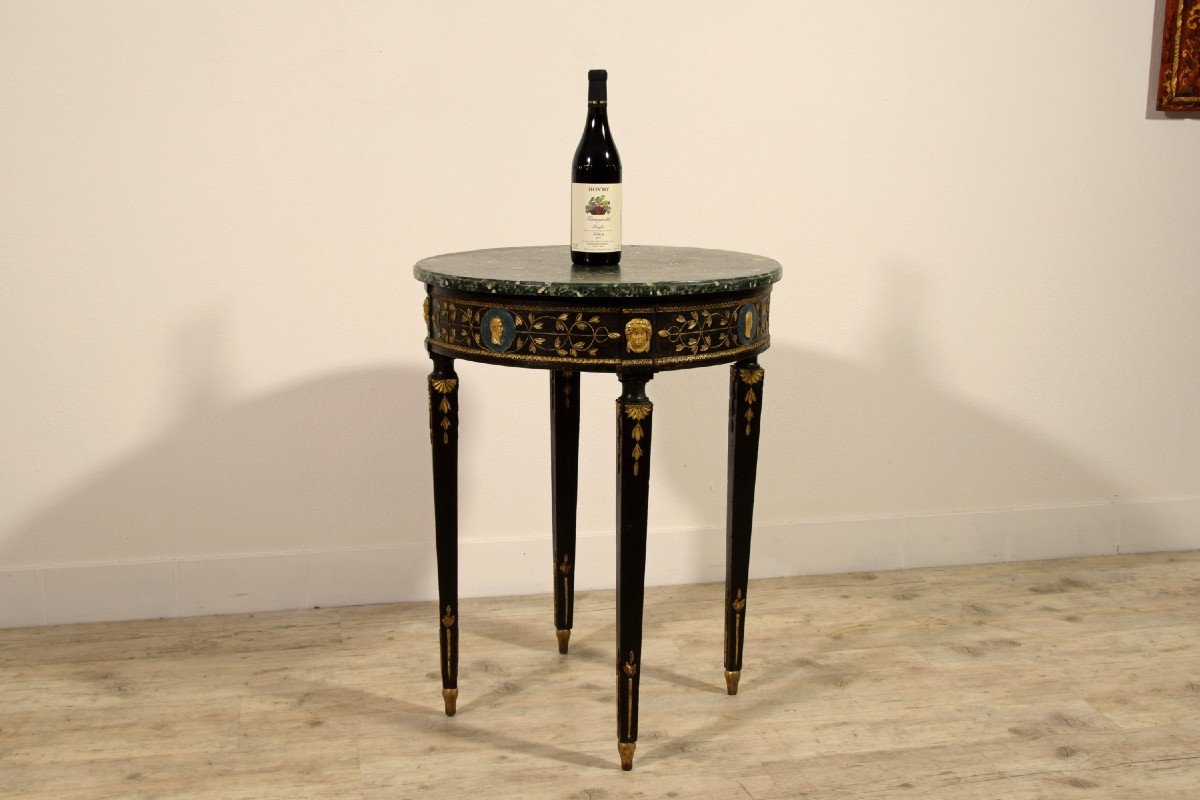  18th Century, Italian Neoclassical Carved And Lacquered Wood Coffee Table-photo-5