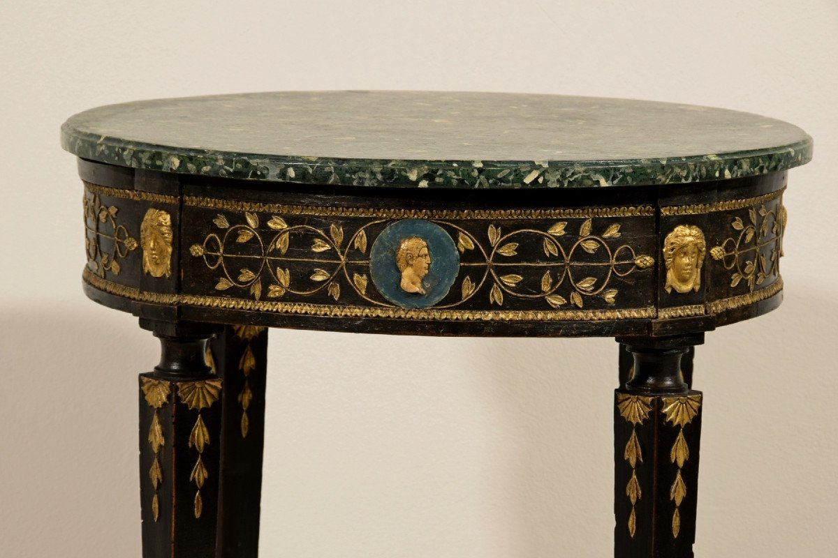  18th Century, Italian Neoclassical Carved And Lacquered Wood Coffee Table-photo-8