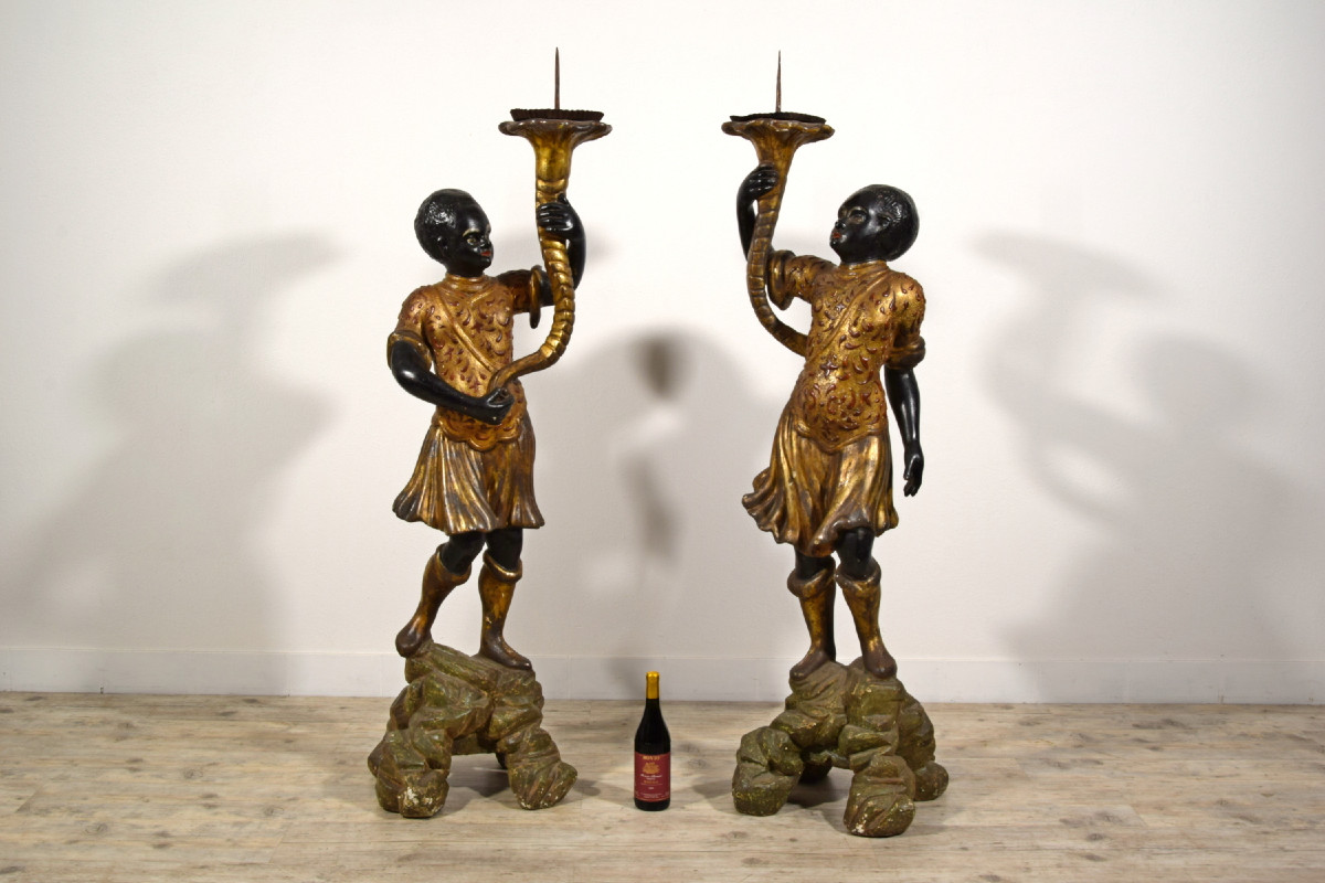 Paire de maures Porte Torchère en bois sculpté, laqué et doré, Sicile, XVIIIe siècle-photo-1