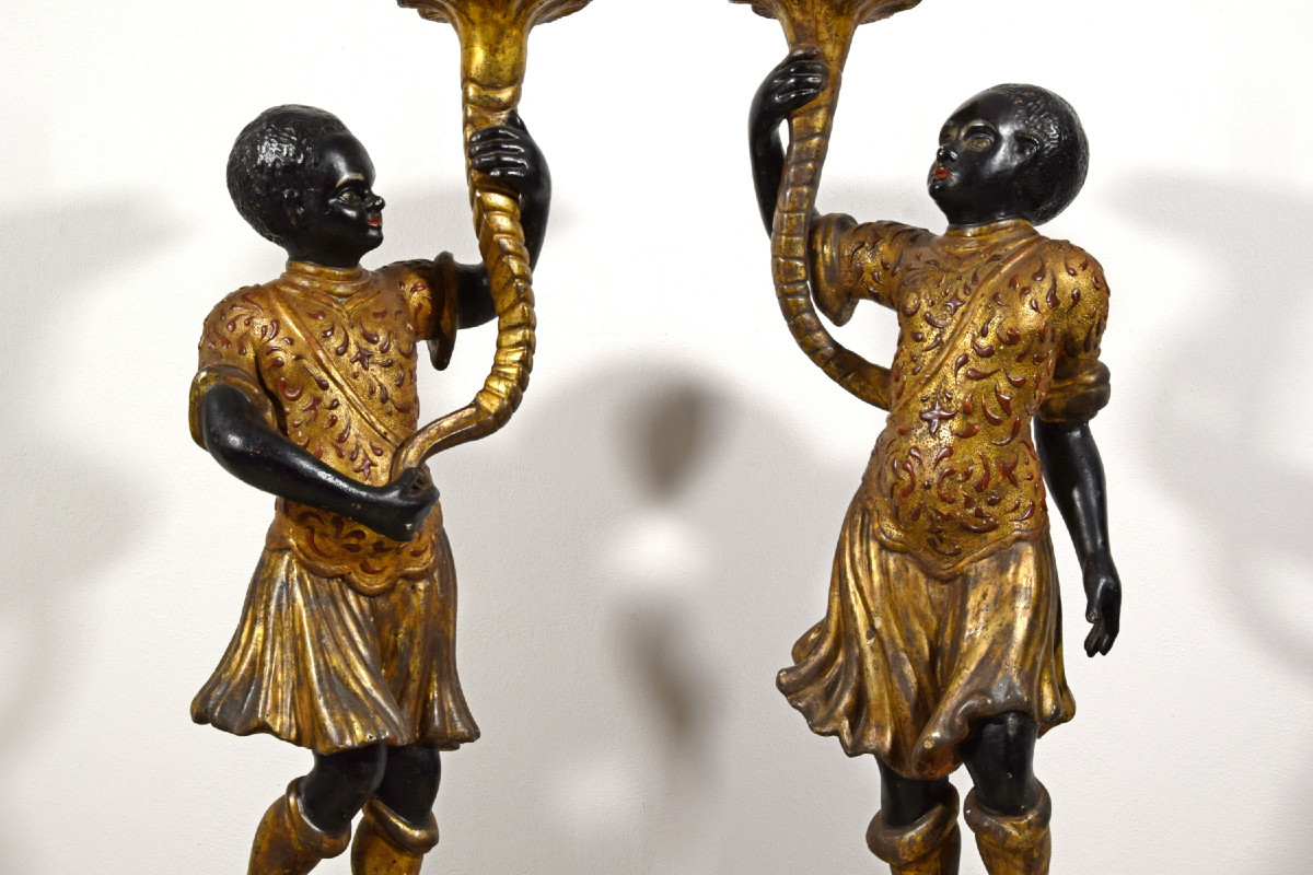 Paire de maures Porte Torchère en bois sculpté, laqué et doré, Sicile, XVIIIe siècle-photo-3