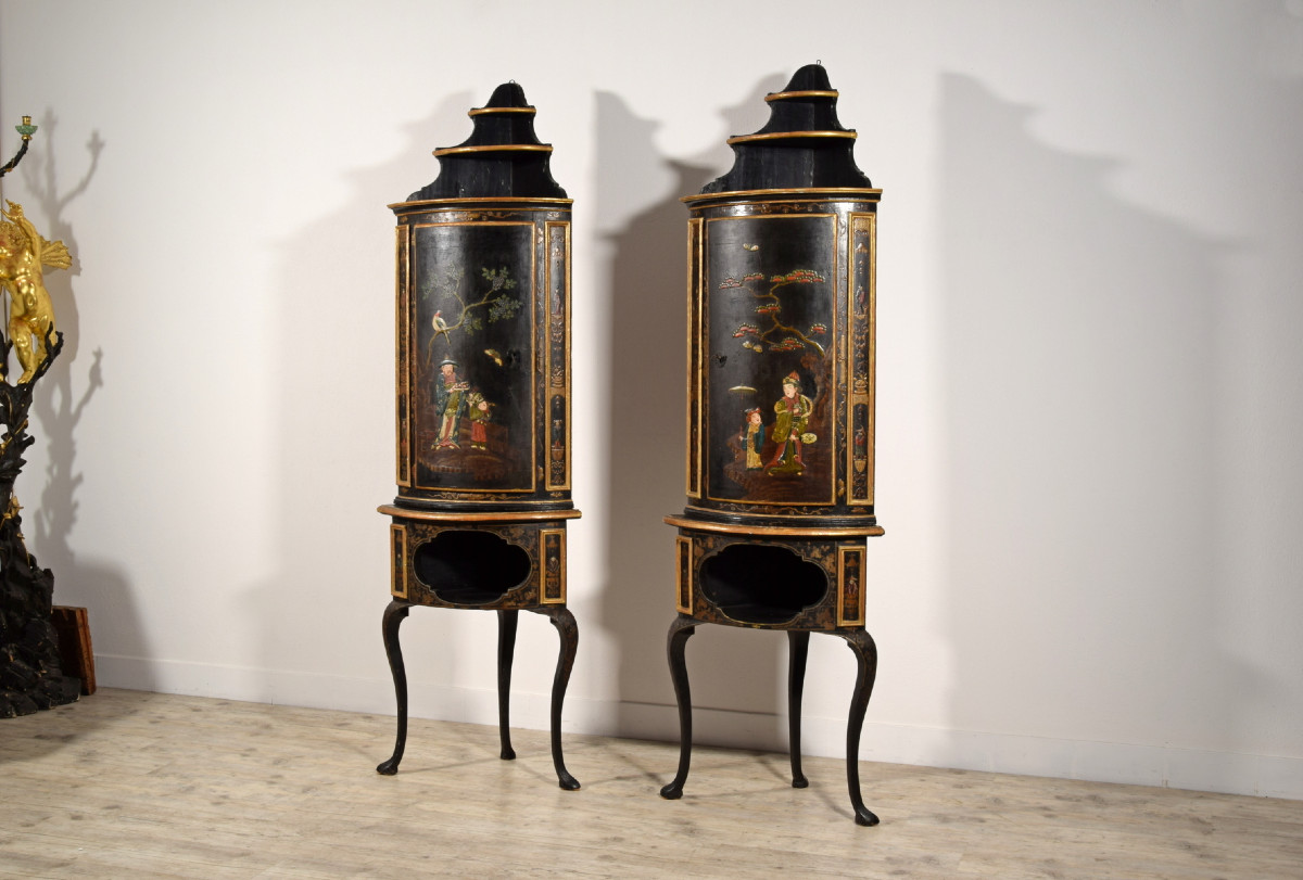 18th Century, Pair Of Italian Rococo Chinoiserie Lacquered Wood Corner Cabinets -photo-4