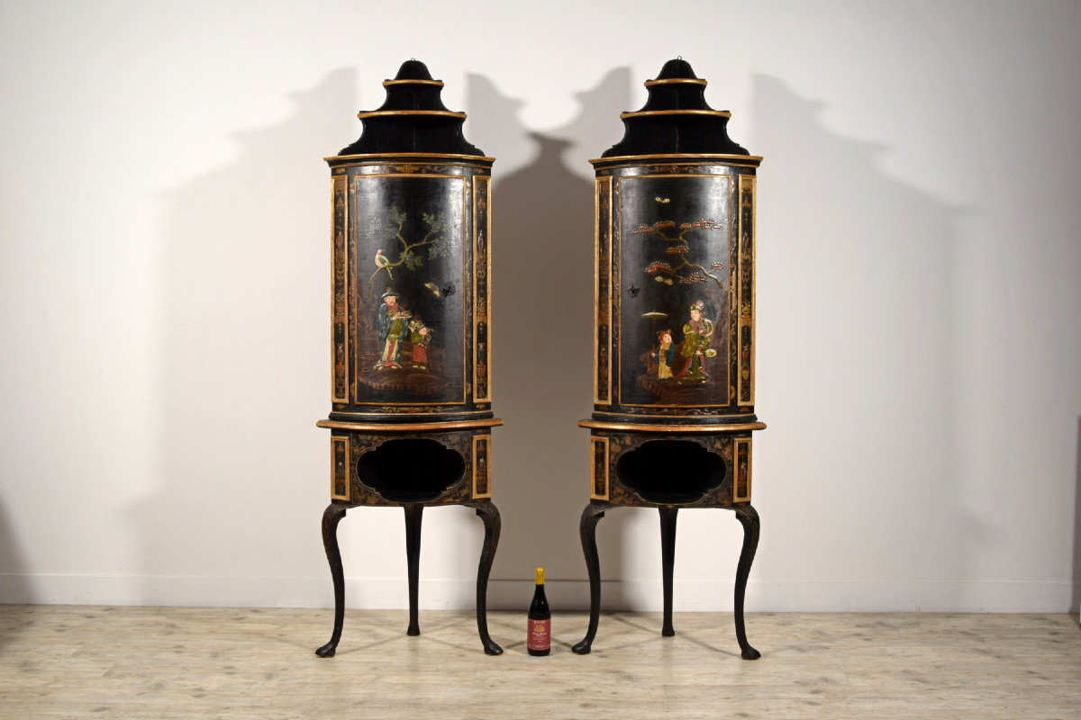 18th Century, Pair Of Italian Rococo Chinoiserie Lacquered Wood Corner Cabinets -photo-3