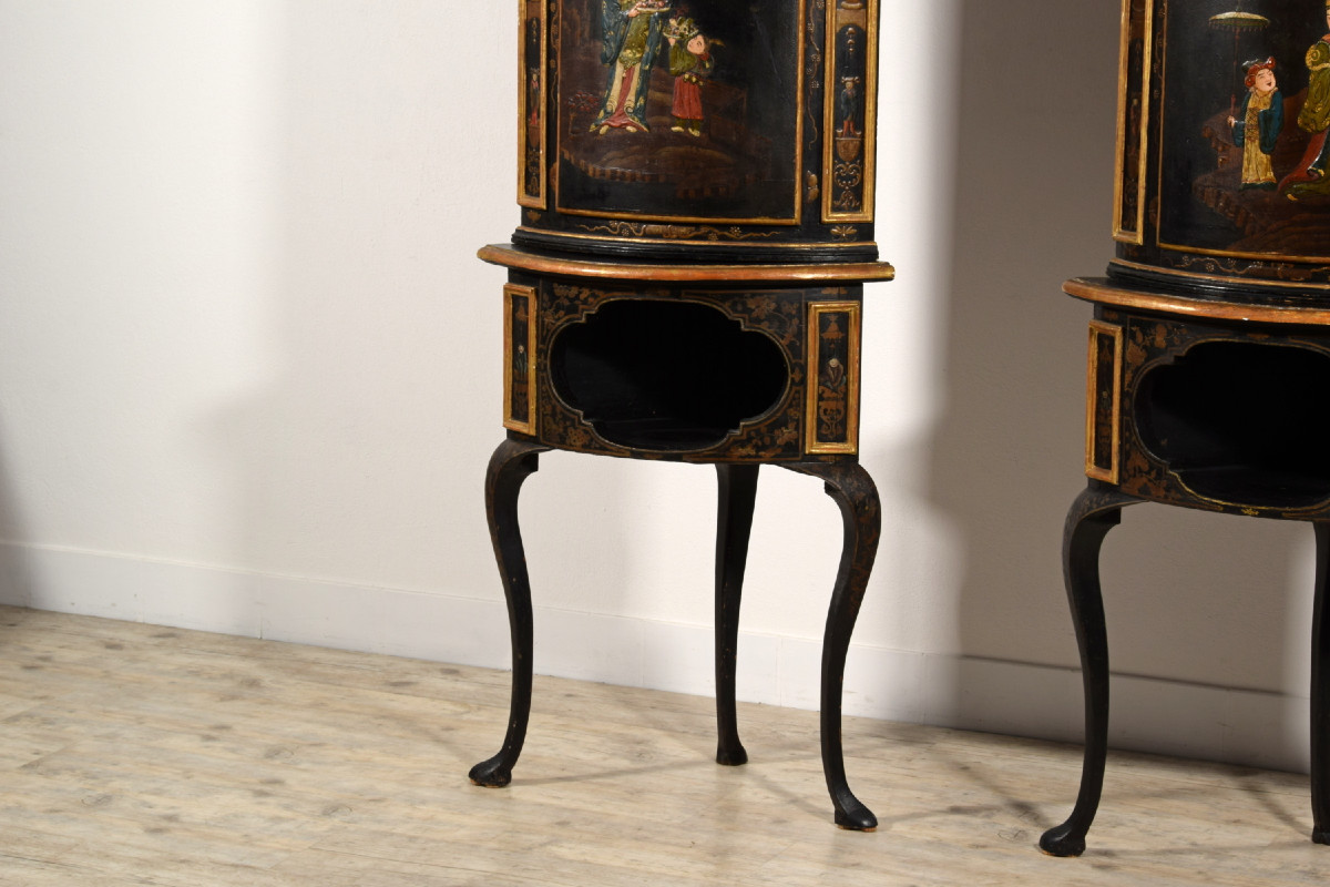 18th Century, Pair Of Italian Rococo Chinoiserie Lacquered Wood Corner Cabinets -photo-5