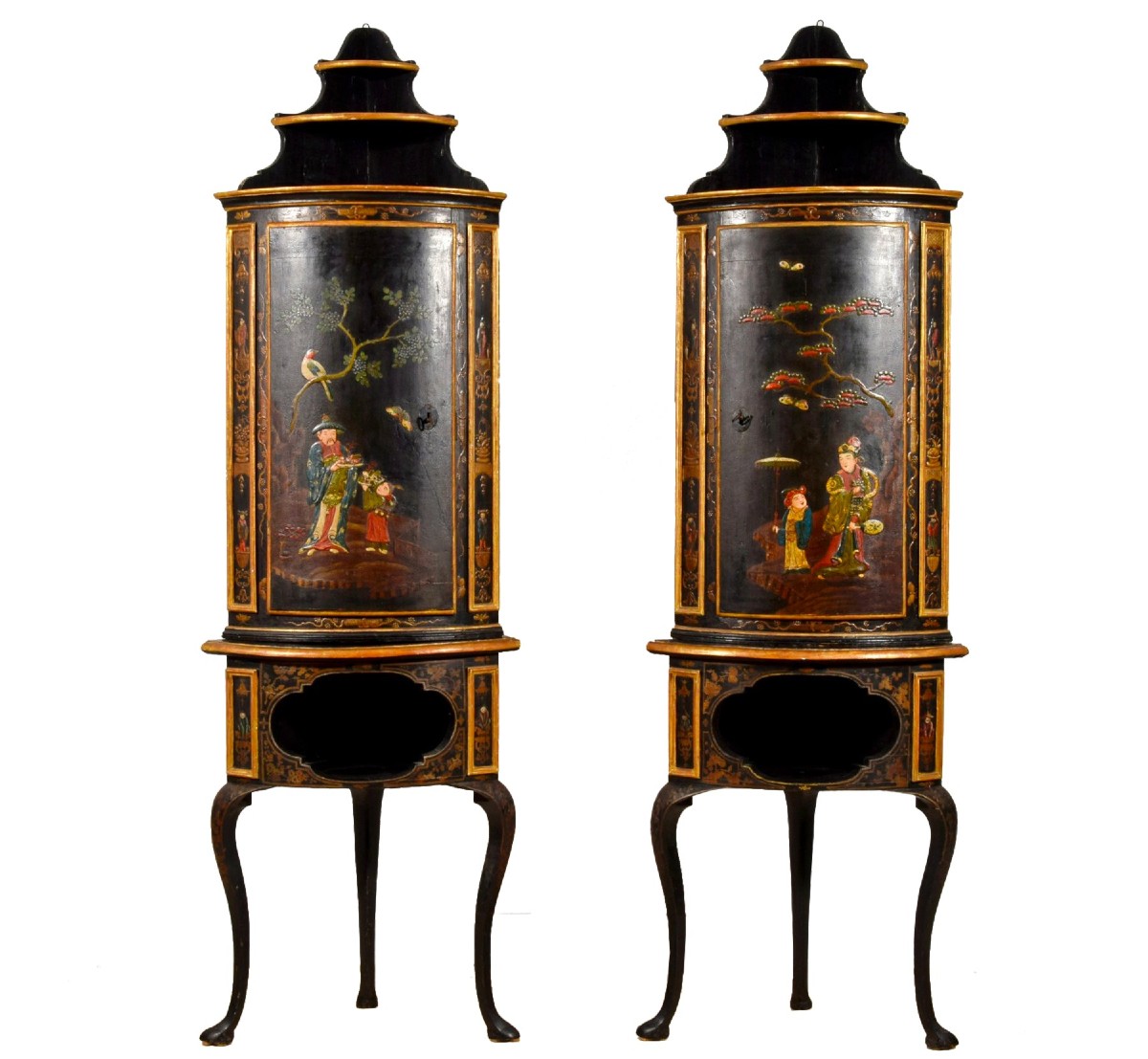 18th Century, Pair Of Italian Rococo Chinoiserie Lacquered Wood Corner Cabinets 