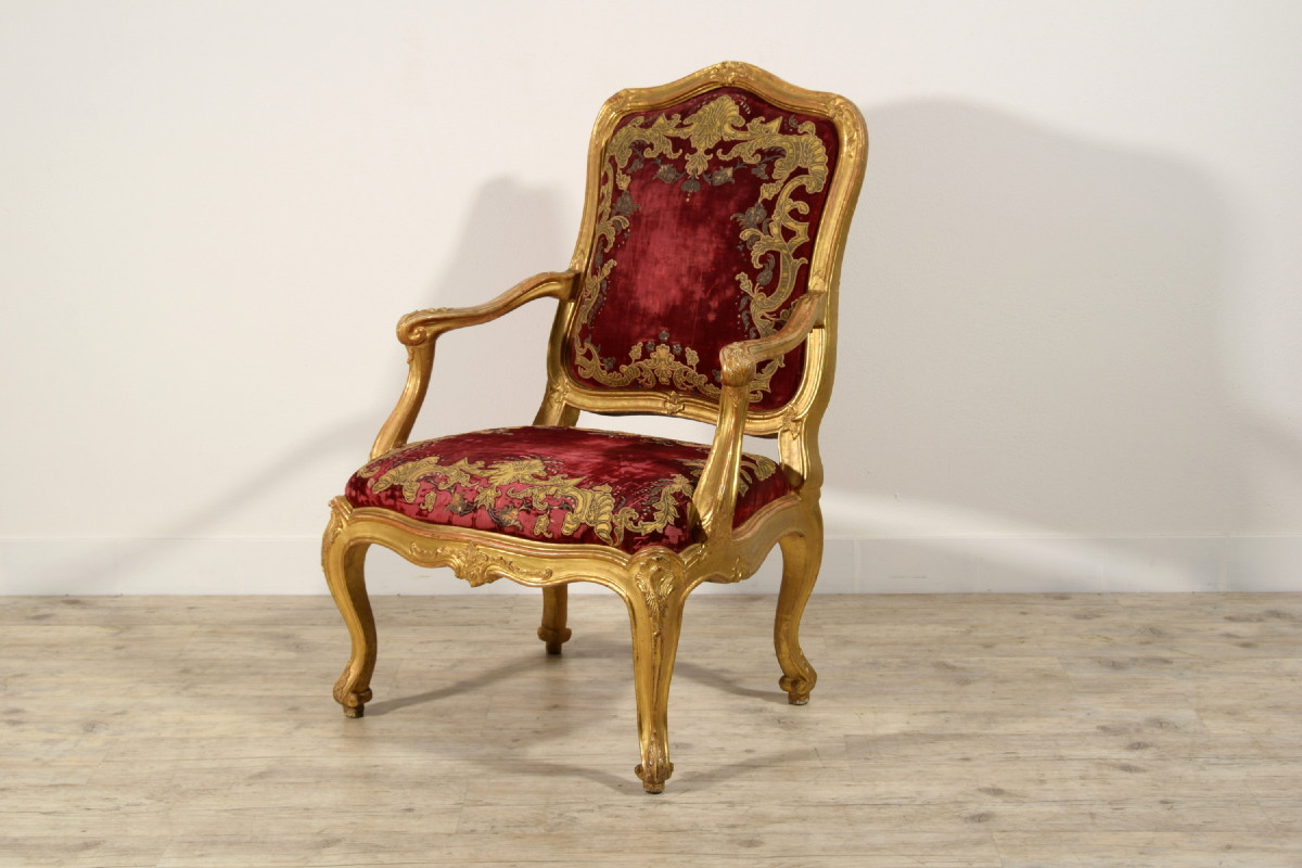 18th Century, Italian Louis XV Carved Giltwood Armchair-photo-3