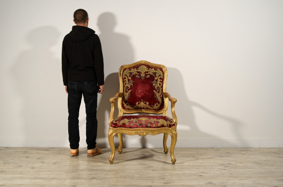 18th Century, Italian Louis XV Carved Giltwood Armchair-photo-2
