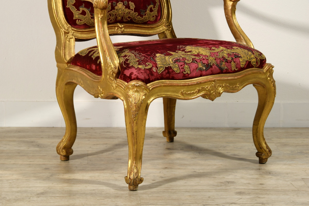 18th Century, Italian Louis XV Carved Giltwood Armchair-photo-8