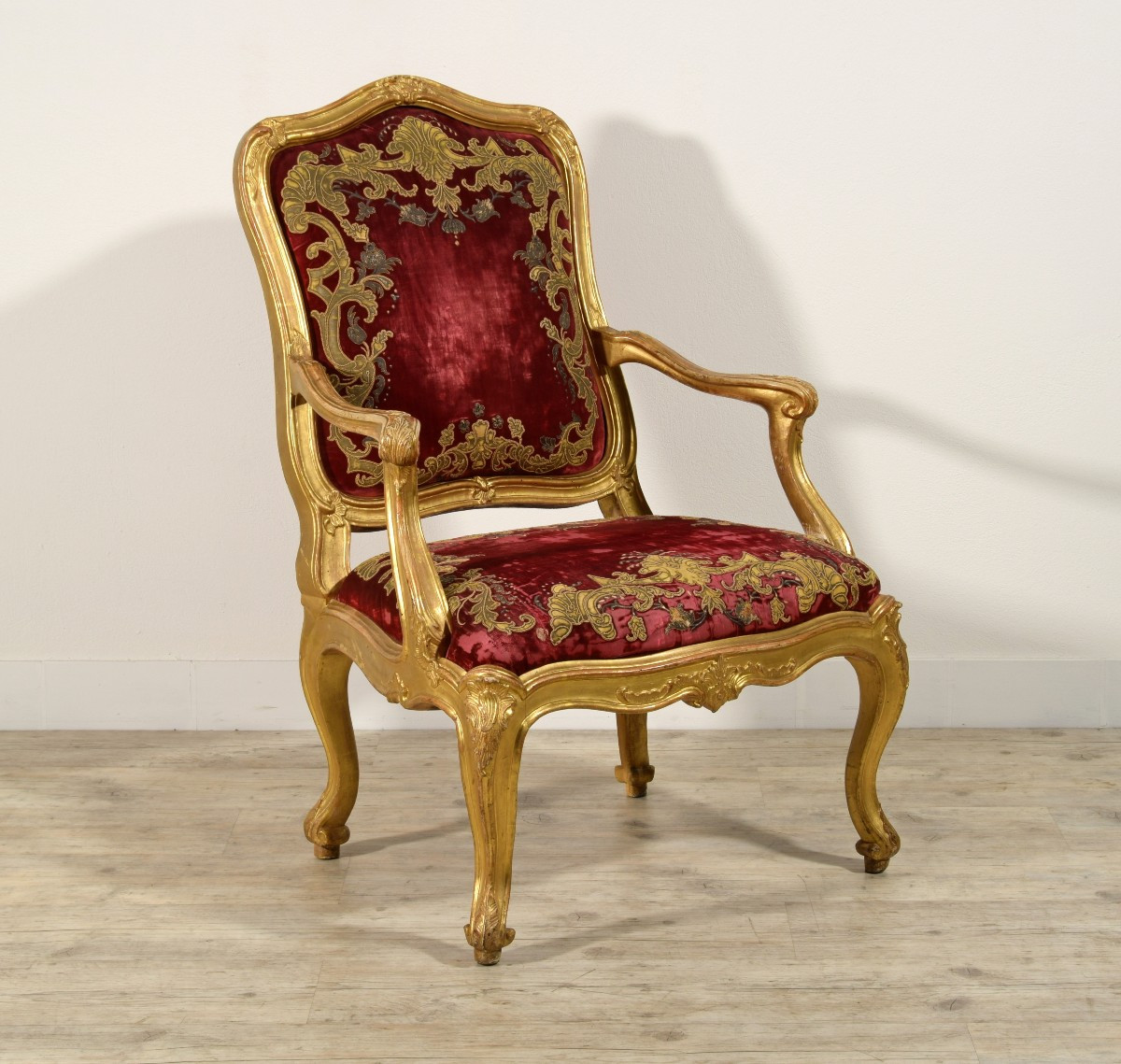 18th Century, Italian Louis XV Carved Giltwood Armchair