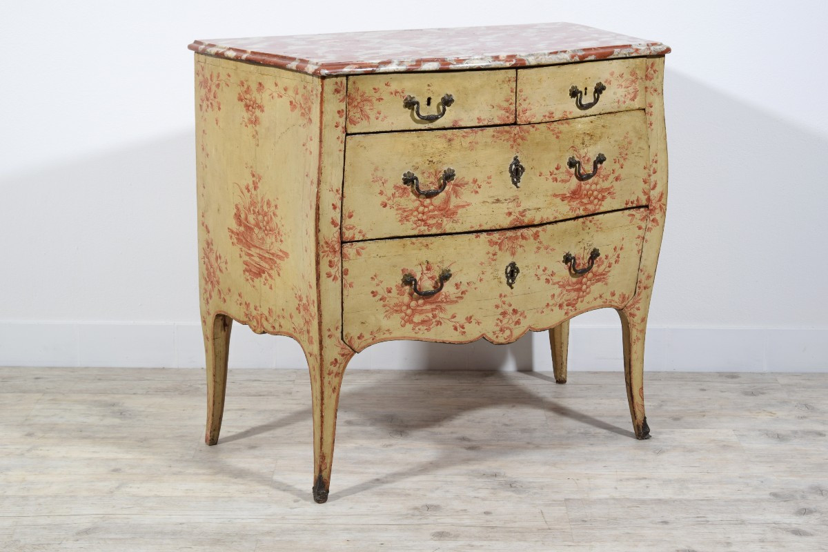 18th Century, Italian Polychrome Lacquered Wood Chest Of Drawers 