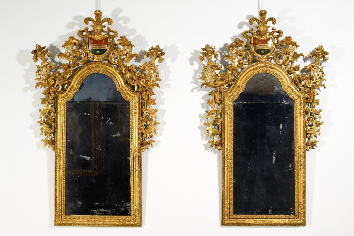 Paire de miroirs en bois sculpté et doré, Vénétie, XVIIIe siècle