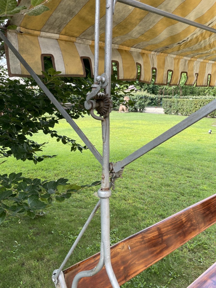 Ancien banc de jardin en bois et fer forgé avec auvent en tissu, Italie, XIXe siècle-photo-5